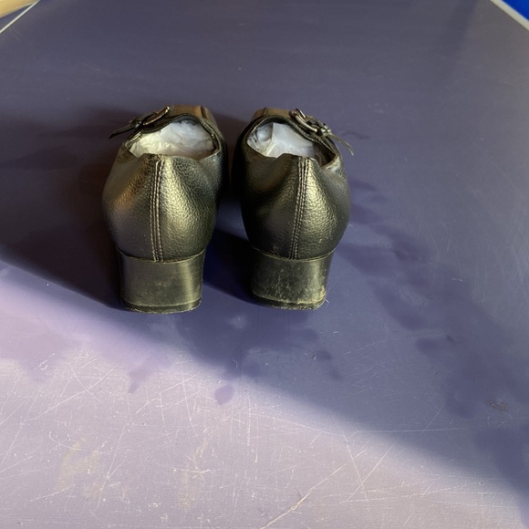 Ladies leather shoes - Picture 3 of 4